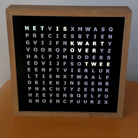Witte LEDs in woordklok